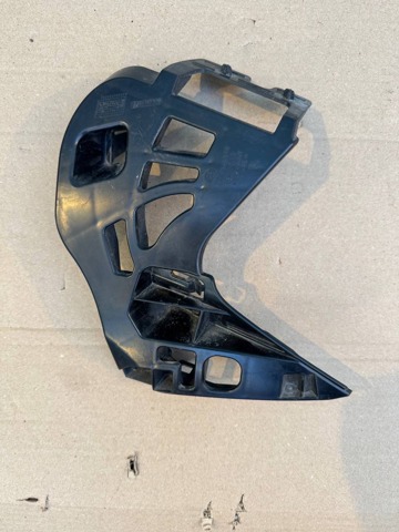 Кронштейн крепления бампера переднего правый 51117385348 BMW