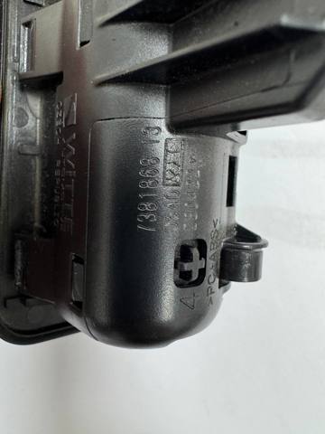 Кнопка привода замка третей/пятой двери 51247381868 BMW
