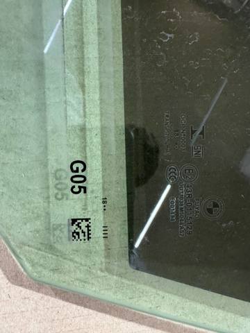 Стекло водительской двери 51337430937 BMW