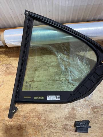 BMW 51357381348 Стекло-форточка двери задней правой в наличии Житомир