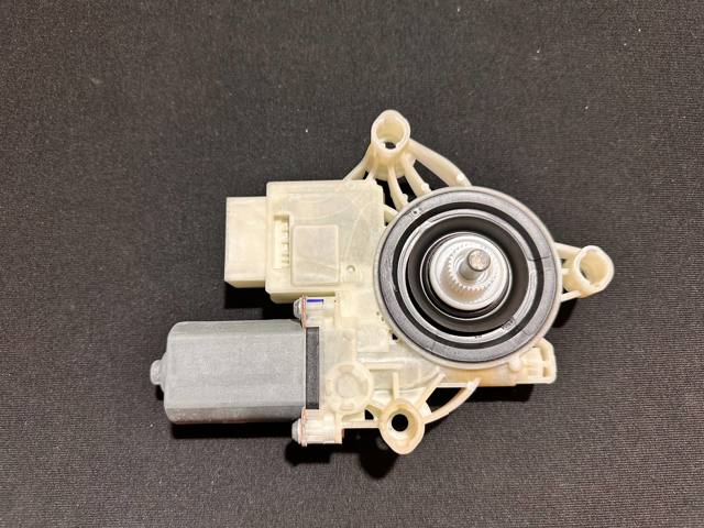 61359450069 BMW Мотор стеклоподъемника двери передней левой купить в Черкассы