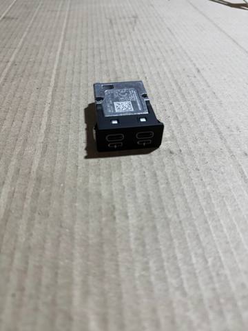 USB-разветвитель 84108711938 BMW