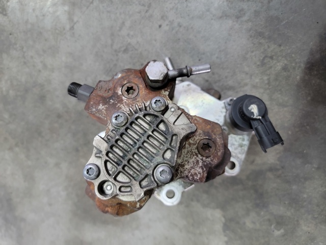 Насос топливный высокого давления 8200385478 BOSCH