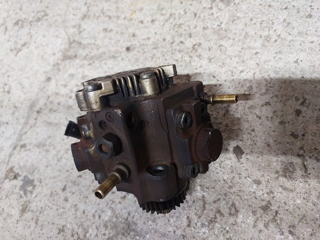 Насос топливный высокого давления 8200690744 BOSCH