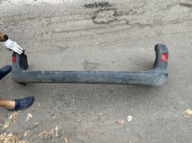 Задний бампер 7700304880 RENAULT