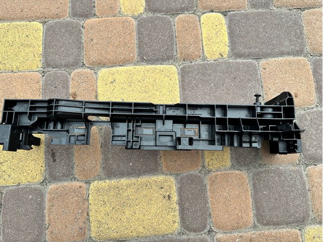 Кронштейн радиатора левый A0995041800 MERCEDES