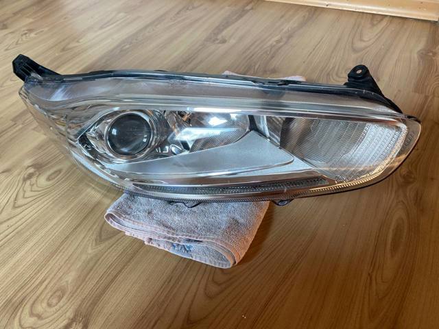 Правая блок фара C1BB13W029CG FORD