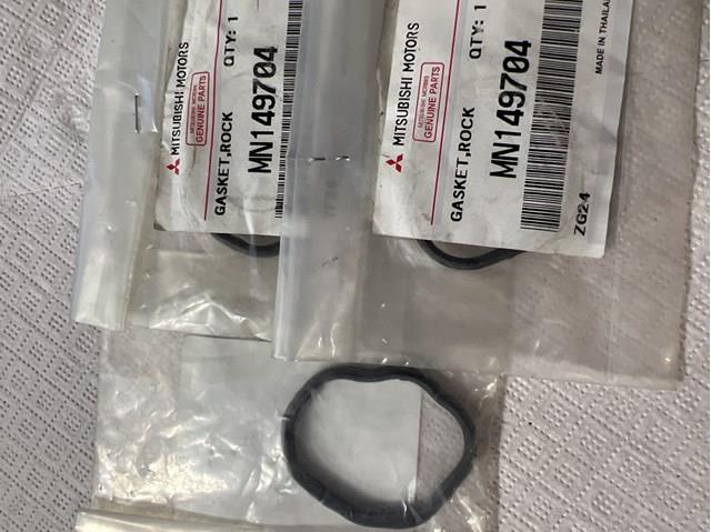MN149704 MITSUBISHI Прокладка клапанной крышки двигателя, кольцо купить в Запорожье