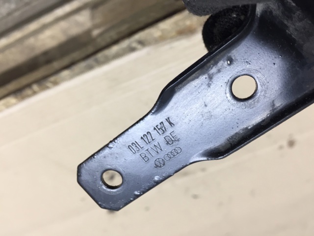 Водопроводная труба системы охлаждения 03L122157K VAG