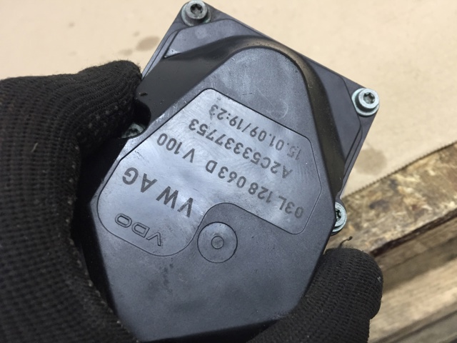 Дроссельная заслонка 03L128063D VAG