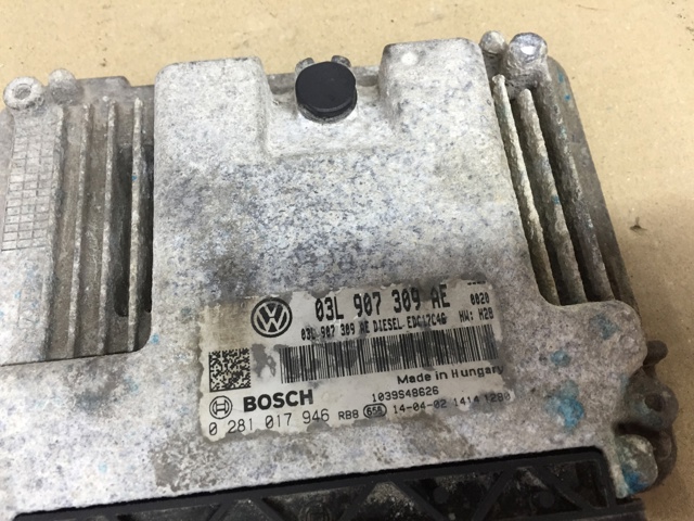 Модуль управления двигателем 03L907309AE VAG