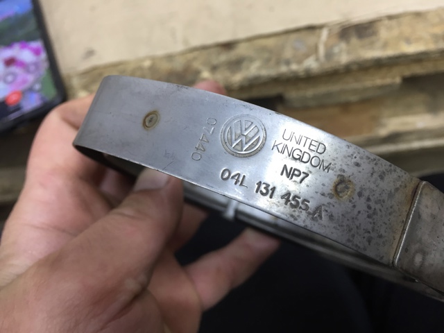 Хомут крепления катализатора к турбине 04L131455A VAG