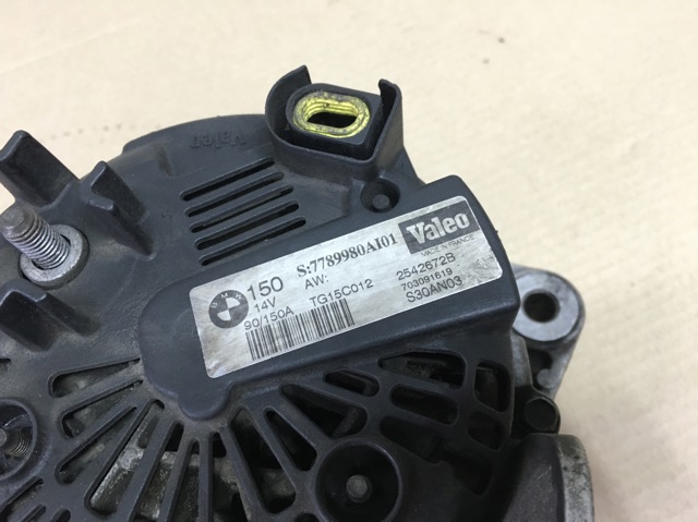 Автомобильный генератор 12317789980 BMW