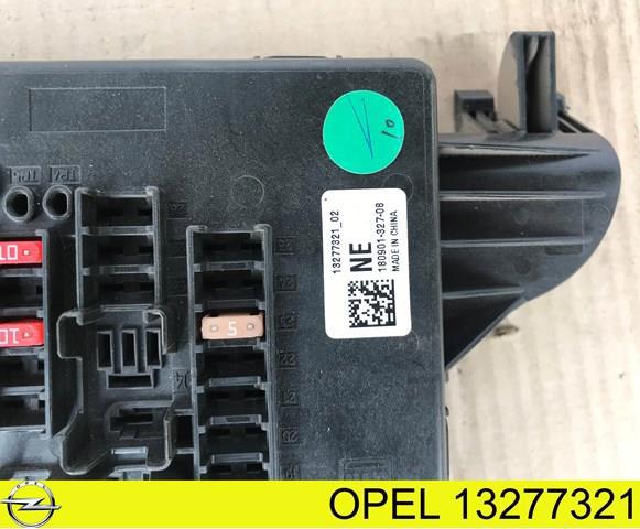Панель предохранителей 13277321 OPEL