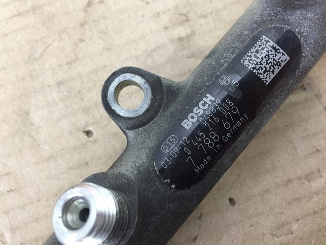 Распределитель топлива 13517788679 BMW