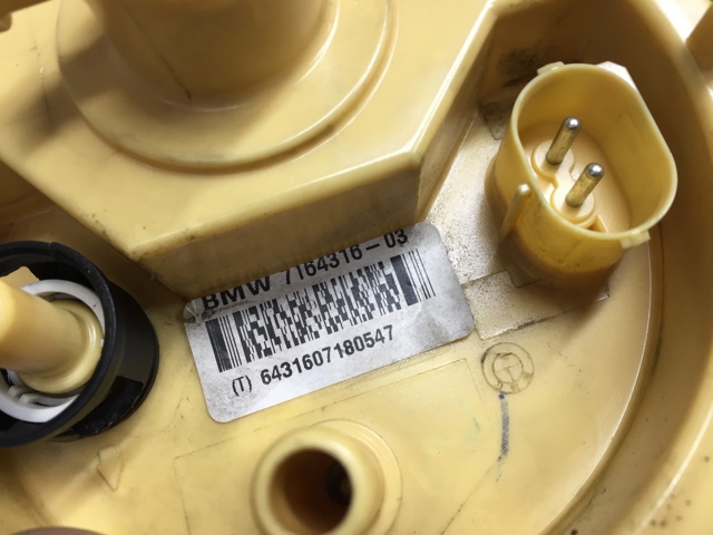 Датчик уровня топлива в бензобаке 16117212632 BMW