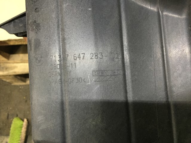 Водяной бачок системы охлаждения 17137647283 BMW