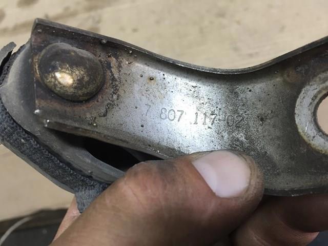 Подушка глушителя 18307807117 BMW