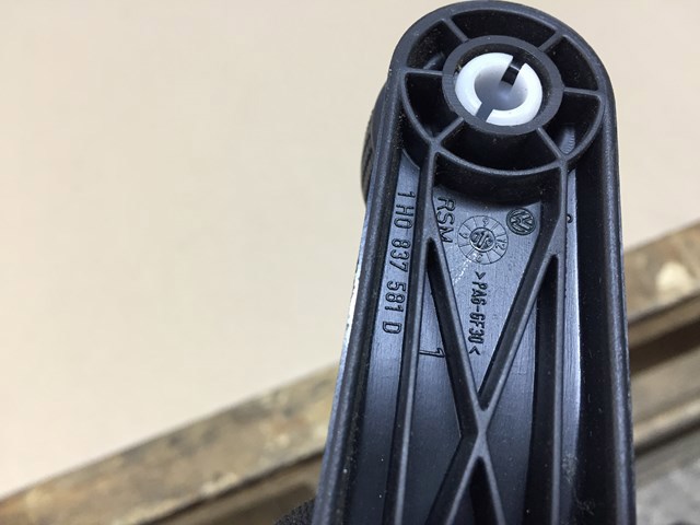 Ручка подъема стекла двери, переднего 1H0837581D VAG