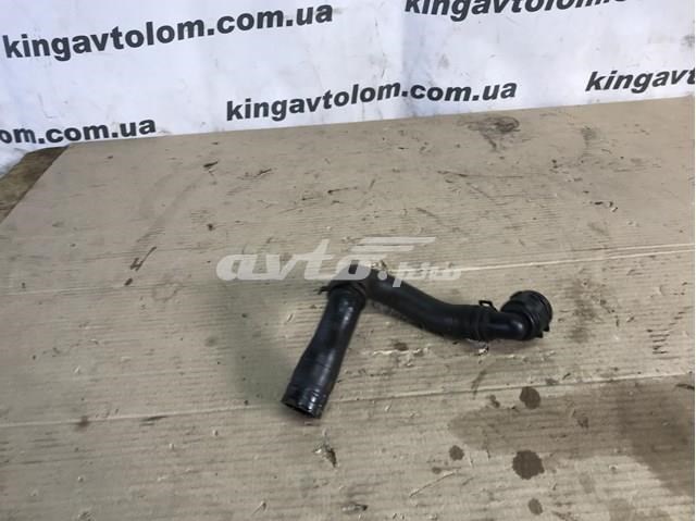 Патрубок системы охлаждения Skoda Octavia 2 A5