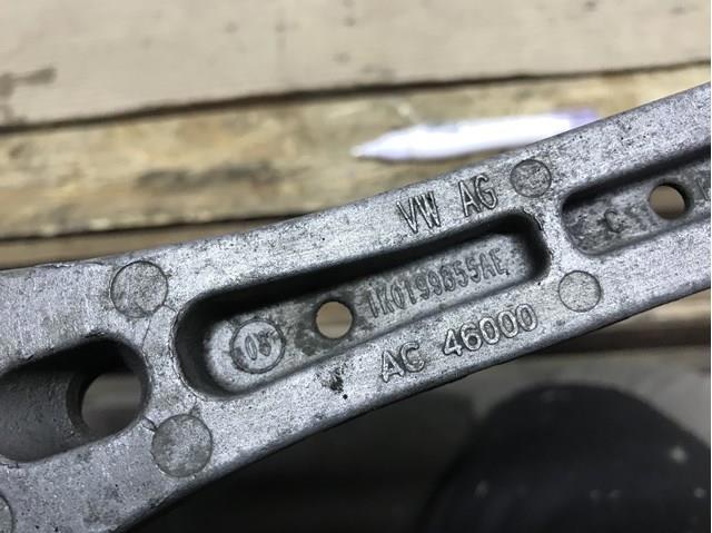 Подушка двигателя 1K0199855AE VAG