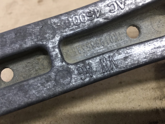 Задняя опора двигателя 1K0199855AG VAG