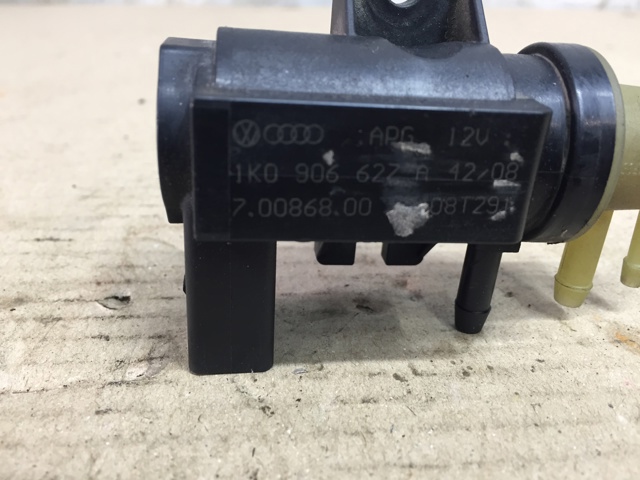 Клапан соленоид регулирования заслонки EGR 1K0906627A VAG