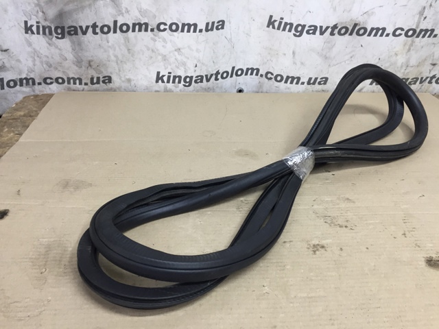 Уплотнитель двери задка кузова 1Z5867367F VAG