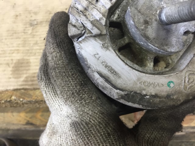 Опора двигателя 22116786836 BMW