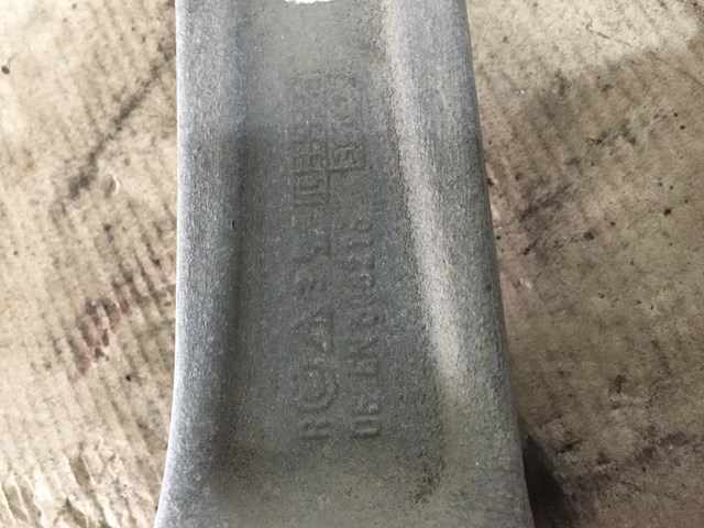 Передний нижний рычаг 31126850782 BMW