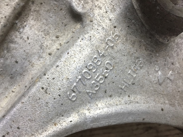 Кулак поворотный правый 33326879102 BMW