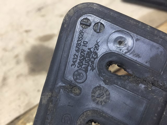 Молдинг заднего стекла 34326783529 BMW