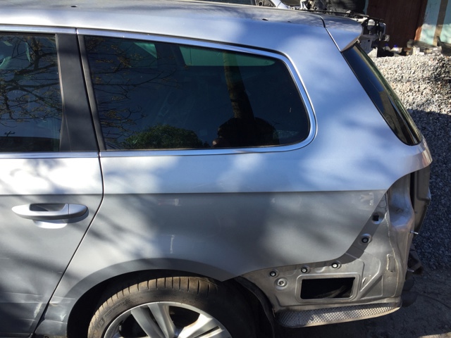 Крыло заднее 3AF809843 VAG