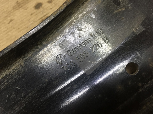 Рычаг/тяга задней подвески продольный нижний, правый 3C0505226B VAG