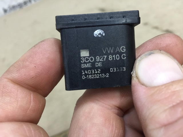 Датчик положения педали сцепления 3C0927810C VAG