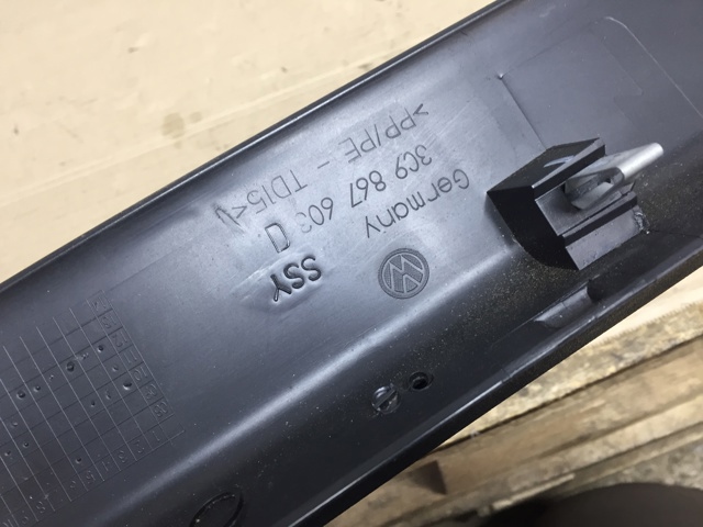 Обшивка ляды 3C9867603D VAG