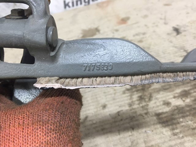 Петля двери задней (багажной 3/5-й) 41007202863 BMW