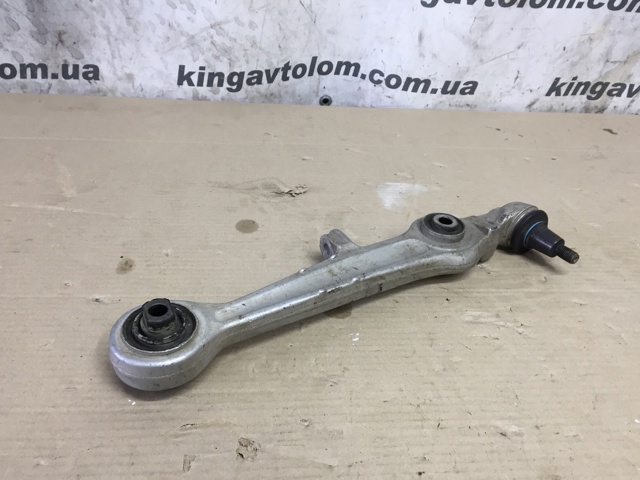 Нижний рычаг передней подвески левый/правый 4D0407151P VAG