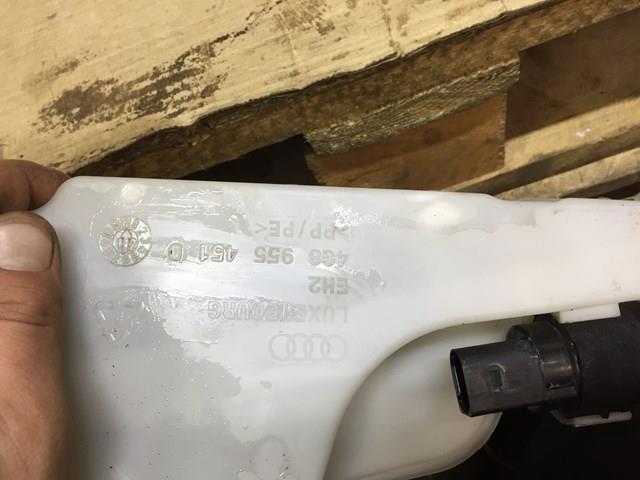 Водяной бачок омывателя стекла 4G8955451D VAG