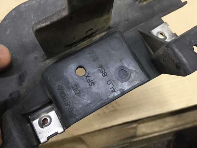 Брызговик задний, левый 4L0854815 VAG