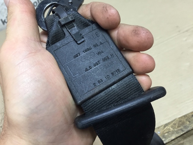 Ремень безопасности задний левый 4L0857805HV04 VAG