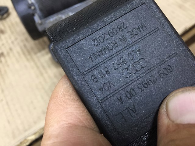 Ремень безопасности задний 4L0857811BV04 VAG
