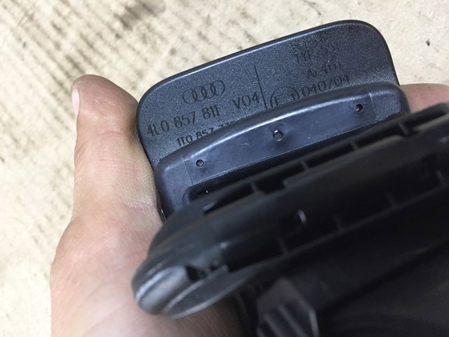 Ремень безопасности задний 4L0857811V04 VAG
