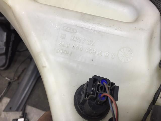 Бачок стеклоомывателя 4L0955453 VAG