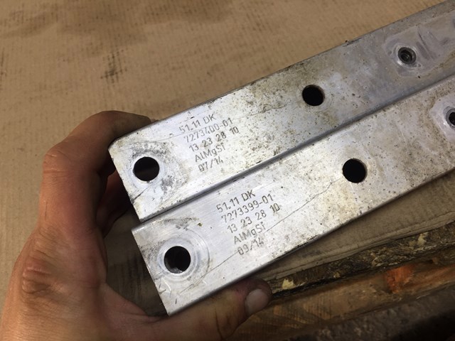Кронштейн усилителя переднего бампера 51117273399 BMW