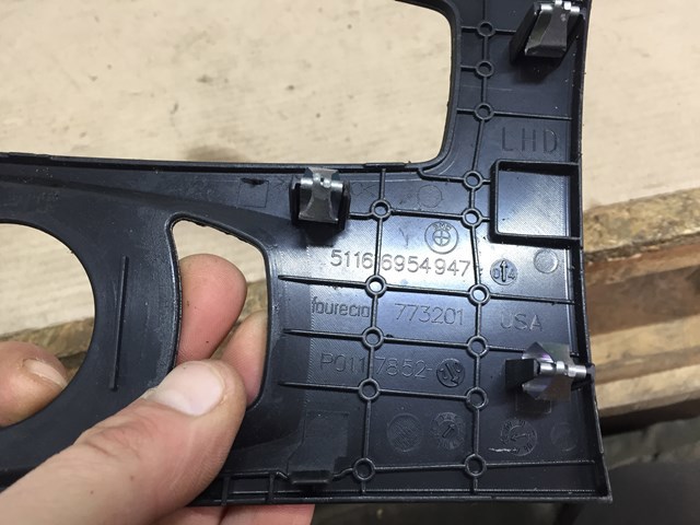 Накладка декоративная центральной консоли 51166954947 BMW