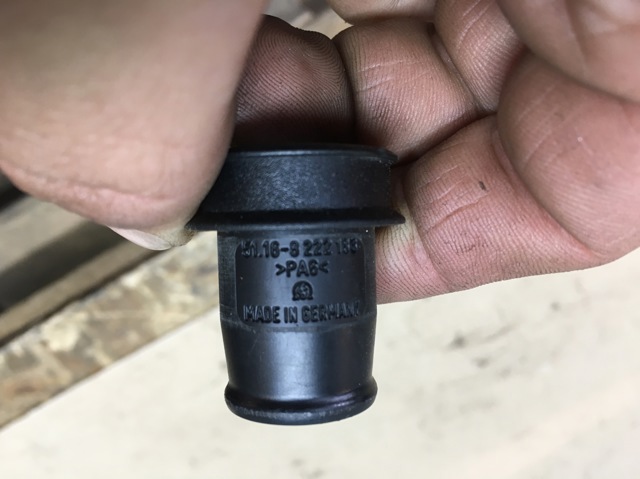 Розетка зажигалки 51168222183 BMW