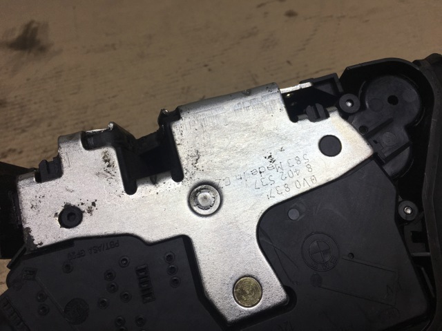 Замок передней левой двери 51218402537 BMW