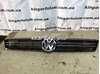 Решетка радиатора с эмблемой volkswagen jetta 6 5C6853653