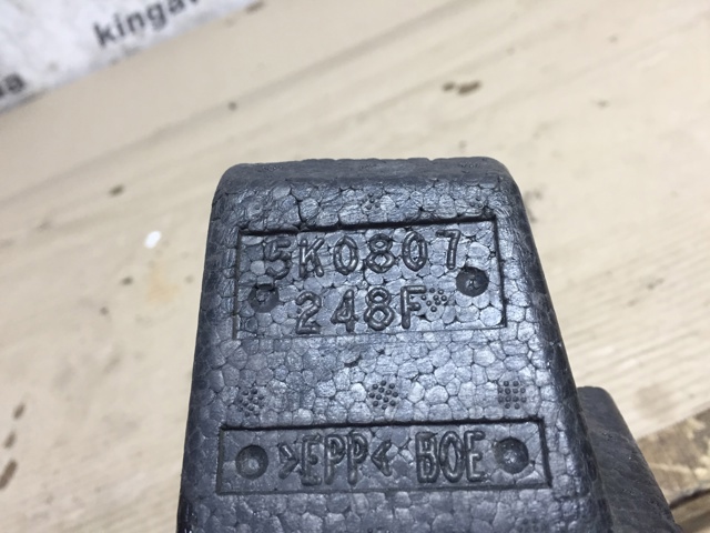 Энергопоглотитель переднего бампера 5K0807248F VAG